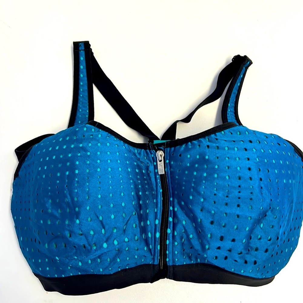 Victoria’s Secret  High impact front close VSX Sport bra 36 DD like new
